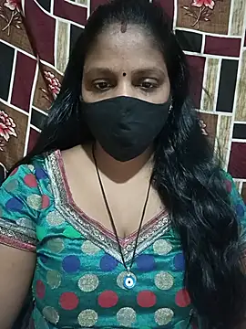 Snapshot of Parul-009 chatting on June 23, 4:43 am Parul-009 online show from June 23, 4:43 am