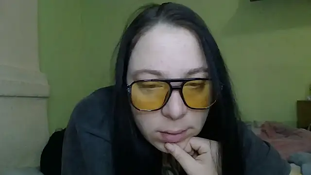 Snapshot of MillaSourety chatting on February 12, 8:53 am MillaSourety online show from February 12, 8:53 am