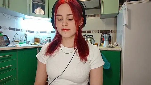 Snapshot of CalandraRolon chatting on February 19, 5:42 pm CalandraRolon online show from February 19, 5:42 pm