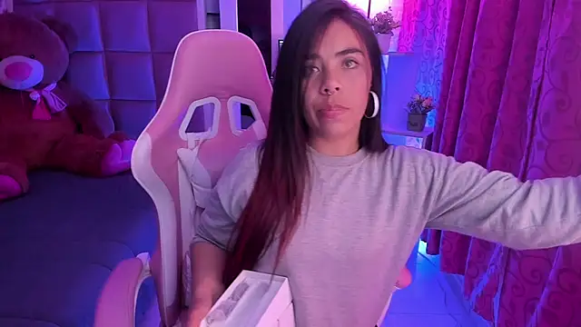 Snapshot of liany_taylor chatting on February 25, 2:54 am liany taylor online show from February 25, 2:54 am