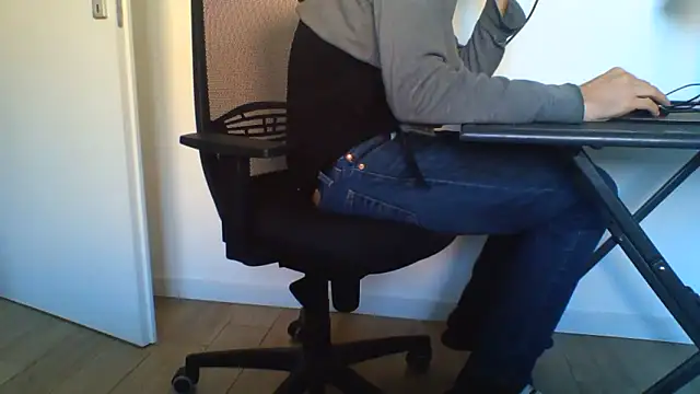 andre italy online show from March 30, 9:10 am