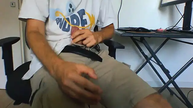 Snapshot of andre_italy chatting on July 6, 3:36 pm andre italy online show from July 6, 3:36 pm