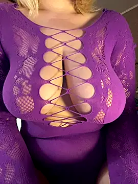 Best-B00bs online show from November 2, 7:49 pm