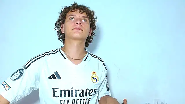 arielnoir6958 online show from April 3, 11:36 pm