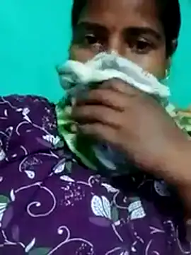 Snapshot of Your_deshibhabi25years chatting on February 22, 10:47 am Your deshibhabi25years online show from February 22, 10:47 am