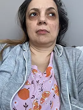 Snapshot of ShyFlameLive chatting on February 2, 3:44 pm ShyFlameLive online show from February 2, 3:44 pm