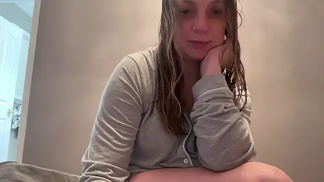 Snapshot of ShyFlameLive chatting on February 14, 10:50 pm ShyFlameLive online show from February 14, 10:50 pm