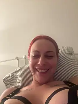 Snapshot of SophieSchmidt chatting on February 24, 8:40 pm SophieSchmidt online show from February 24, 8:40 pm