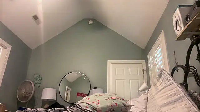 TrndSettr online show from April 15, 10:43 pm