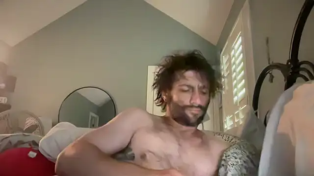 TrndSettr online show from April 21, 10:45 pm