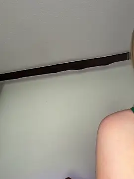 Snapshot of Zoey__08 chatting on May 20, 1:17 pm Zoey 08 online show from May 20, 1:17 pm