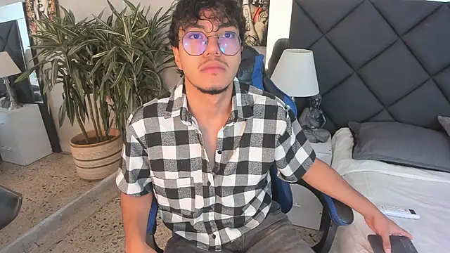 kai storn online show from March 27, 11:43 am