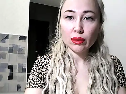 Snapshot of NanaGold2992 chatting on February 23, 4:32 am NanaGold2992 online show from February 23, 4:32 am