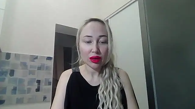 Snapshot of NanaGold2992 chatting on February 26, 3:27 am NanaGold2992 online show from February 26, 3:27 am