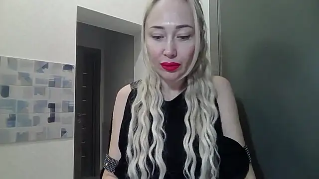 Snapshot of NanaGold2992 chatting on March 2, 5:08 am NanaGold2992 online show from March 2, 5:08 am