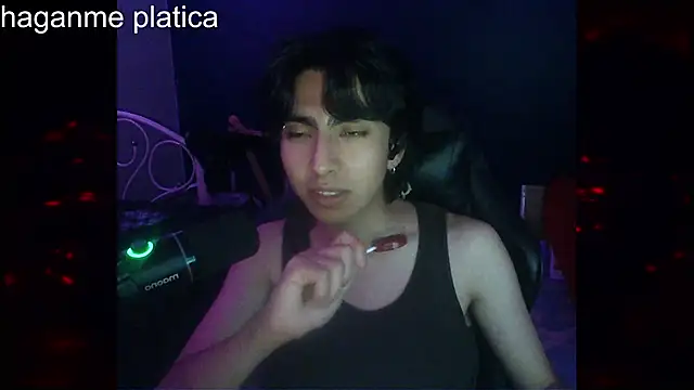 Snapshot of KonanStrip chatting on February 6, 3:55 am KonanStrip online show from February 6, 3:55 am