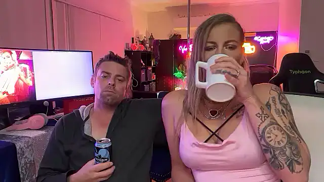 VANTABLACKXXX online show from May 13, 6:05 pm