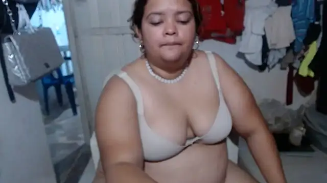 Snapshot of Diosa_Rosa chatting on February 23, 4:32 am Diosa Rosa online show from February 23, 4:32 am