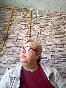 Snapshot of SusanStar874 chatting on May 26, 2:46 pm SusanStar874 online show from May 26, 2:46 pm