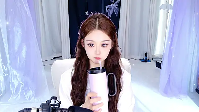 Snapshot of Dancer_Lucky-Nini chatting on February 18, 7:59 am Dancer Lucky-Nini online show from February 18, 7:59 am