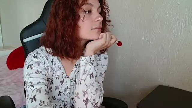 Snapshot of Eva_Avea chatting on May 21, 10:33 am Eva Avea online show from May 21, 10:33 am