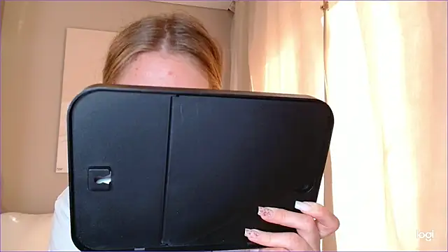 BluueSilk online show from September 18, 6:26 am