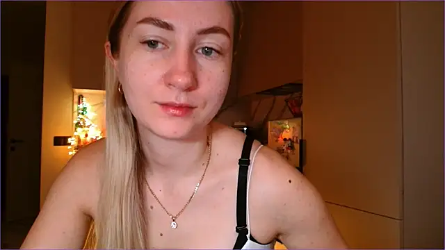 BluueSilk online show from February 17, 6:10 am