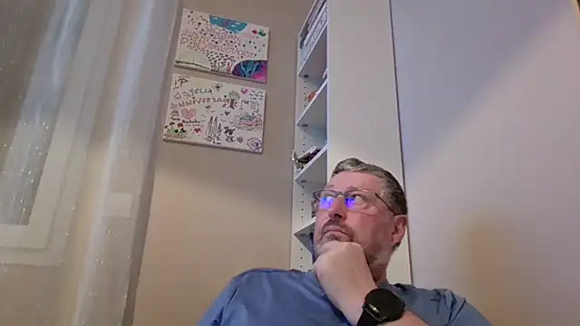 doudou310 online show from February 26, 4:55 am