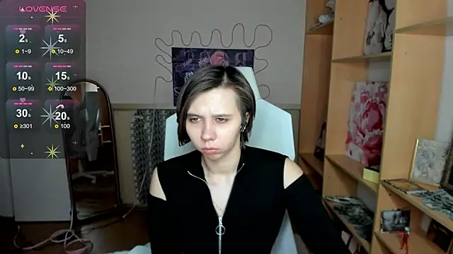 Snapshot of Scarlet_Sirenn chatting on February 24, 8:34 am Scarlet Sirenn online show from February 24, 8:34 am