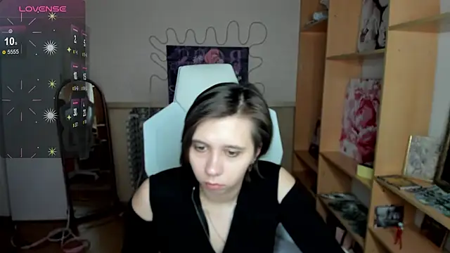 Snapshot of Scarlet_Sirenn chatting on February 25, 5:17 am Scarlet Sirenn online show from February 25, 5:17 am