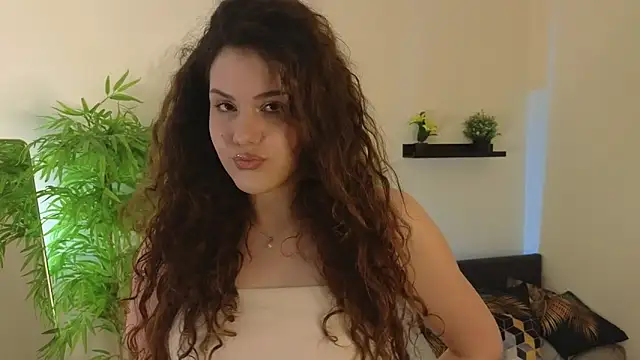 Snapshot of Lili_Torin chatting on May 28, 8:06 pm Lili Torin online show from May 28, 8:06 pm