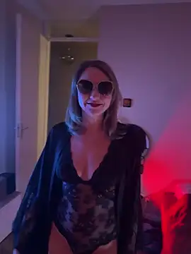 Snapshot of hottogetherNL chatting on February 24, 10:30 pm hottogetherNL online show from February 24, 10:30 pm