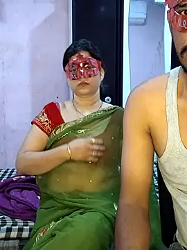 hotcuple7 online show from July 1, 3:45 pm