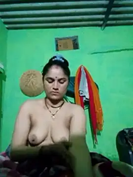 Snapshot of Miya_jaan chatting on February 4, 2:45 pm Miya jaan online show from February 4, 2:45 pm