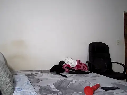 Snapshot of Suger-Boobs chatting on February 14, 5:21 pm Suger-Boobs online show from February 14, 5:21 pm