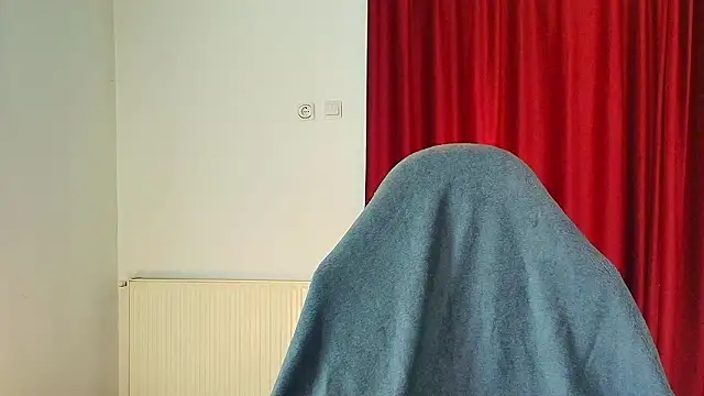 Snapshot of Angel-Kisss chatting on February 8, 5:11 am Angel-Kisss online show from February 8, 5:11 am