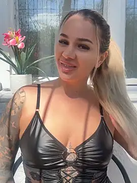 sexybatwomen33 online show from April 8, 11:54 am