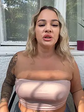 sexybatwomen33 online show from June 19, 1:48 pm