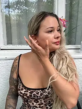 sexybatwomen33 online show from July 16, 6:52 am
