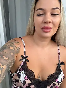 sexybatwomen33 online show from July 23, 5:16 am