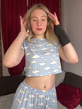 LovelyMiu online show from March 13, 2:56 pm