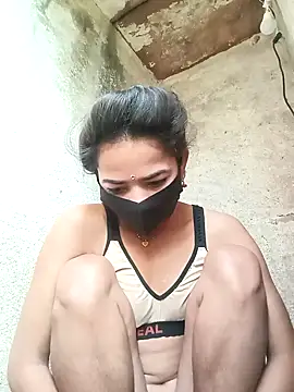 Snapshot of Sunali_Bendre chatting on February 27, 2:44 am Sunali Bendre online show from February 27, 2:44 am