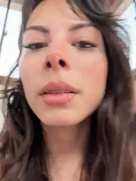 Isalove99 online show from April 7, 1:22 pm