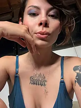 Isalove99 online show from April 12, 11:43 pm