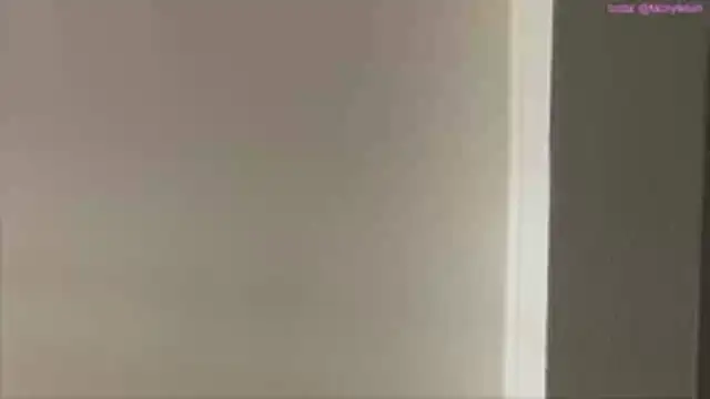 Snapshot of MonyFetish chatting on February 8, 8:23 pm MonyFetish online show from February 8, 8:23 pm