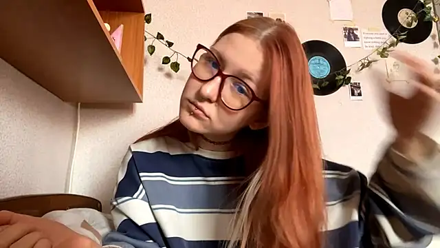 Snapshot of LaureenVielma chatting on February 16, 7:37 am LaureenVielma online show from February 16, 7:37 am