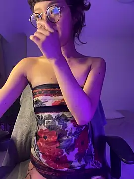 Snapshot of Miamhua-Cat- chatting on February 6, 6:29 am Miamhua-Cat- online show from February 6, 6:29 am