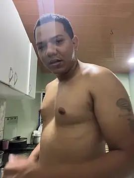 Snapshot of Loaisn chatting on February 13, 1:01 am Loaisn online show from February 13, 1:01 am