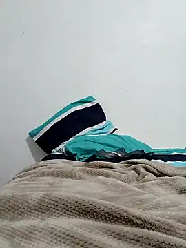 Snapshot of Particular0189 chatting on February 4, 4:40 am Particular0189 online show from February 4, 4:40 am