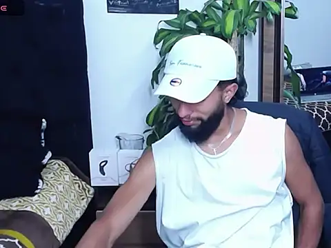 Snapshot of _noahdiaz chatting on February 23, 3:59 am noahdiaz online show from February 23, 3:59 am